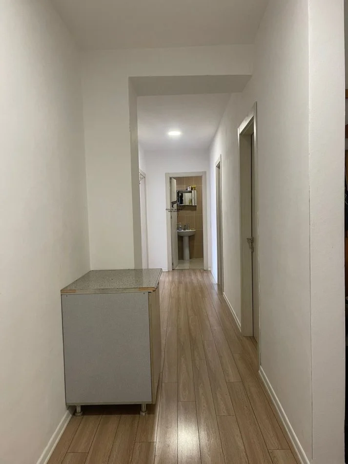 Tirane, vendesi appartamento 3+1, 127 m², 230.000 € (5 MAGGIO)