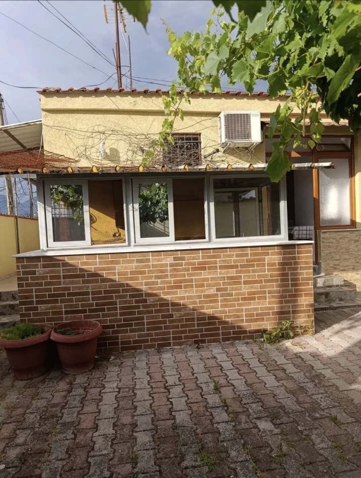 Tirane, shitet apartament 3+1 Kati 1, 105 m² 250.000 € (Spitali Amerikan 2)
