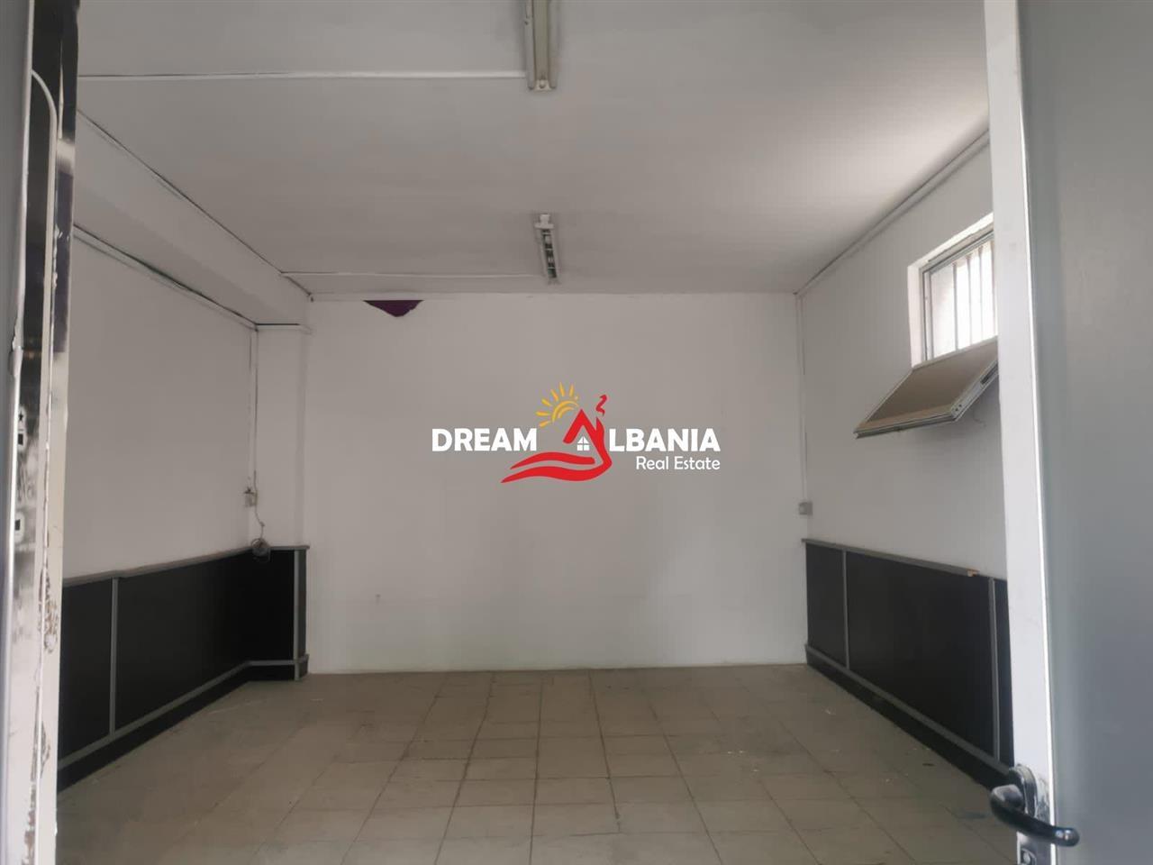 Dyqan ne shitje ne rrugen Petro Marko, (ID 4171493)