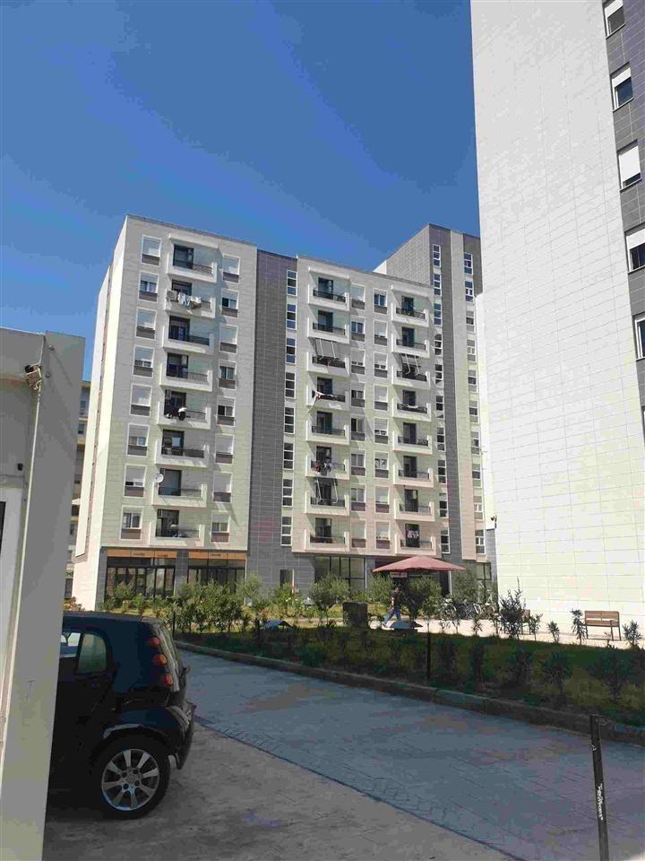 DYQAN ME QERA 25 M2 ISH PARKU 420 EURO