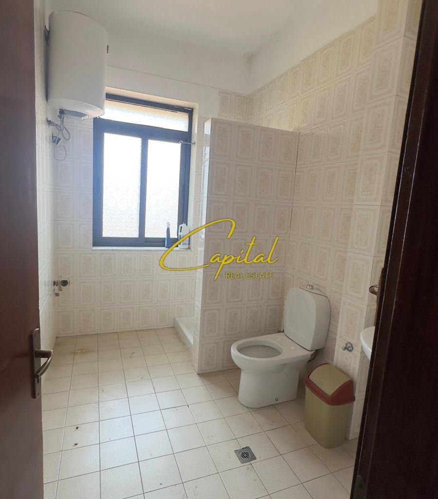 AMBIENT BIZNESI IN AFFITTO 120 M2 VIA DI DURRES 950 EURO