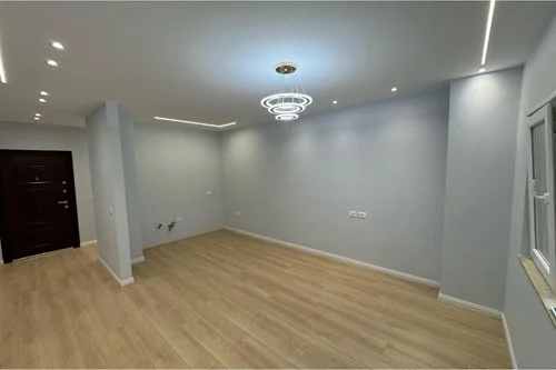 Tirana, appartamento 2+1 in vendita al secondo piano, 93 m², 245.000 € (Via Myslym Shyri)