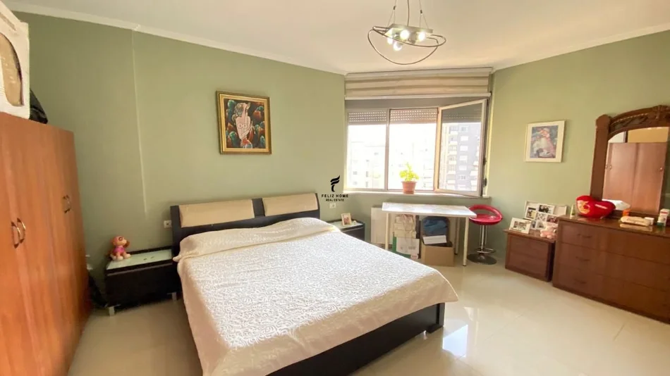 Tirane, affitto appartamento 1+1 al settimo piano, 65 m², 500 € (Centro)