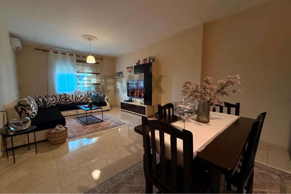 Tirane, jepet me qera apartament 1+1 Kati 7, 70 m² 700 € (Rruga Islam Alla)