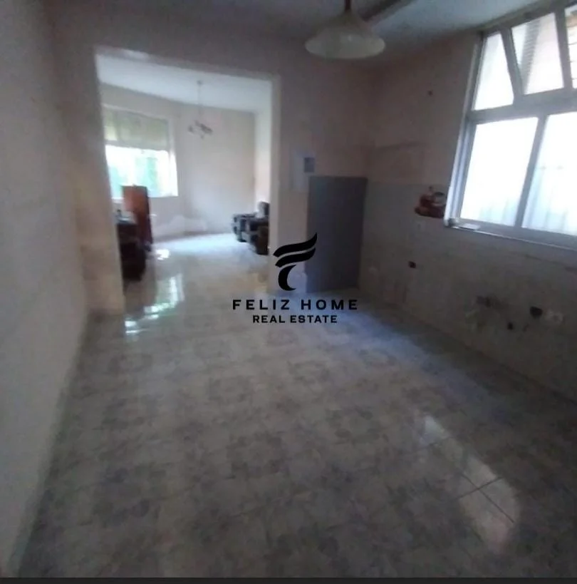 Tirana, appartamento in affitto con una camera da letto, Piano 1, 120 m², 700 € (SELVIA)