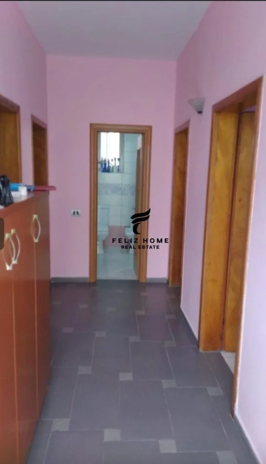 Tirana, appartamento in affitto con una camera da letto, Piano 1, 120 m², 700 € (SELVIA)