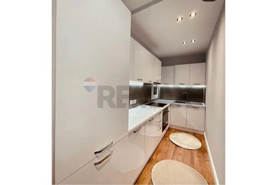 Tirana, affitto di appartamento 2+1 Piano 2, 95 m² 730 € (Via Frosina Plaku)