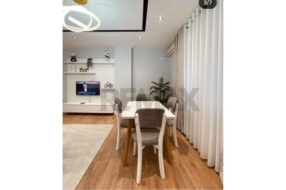 Tirana, affitto di appartamento 2+1 Piano 2, 95 m² 730 € (Via Frosina Plaku)