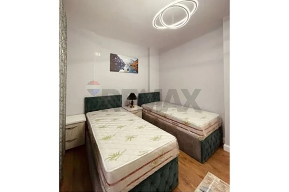 Tirana, affitto di appartamento 2+1 Piano 2, 95 m² 730 € (Via Frosina Plaku)