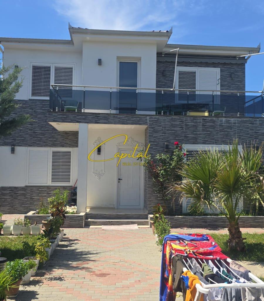 VILE PRIVATE ME QIRA 180 M2 BALDUSHK 1.500 EURO