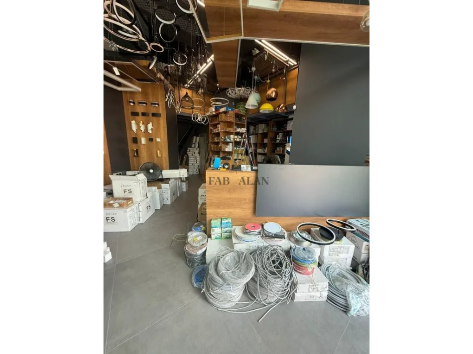 Tirane, Commercial Space for Sale, 77 m² 340,000 € (Ali Demi)