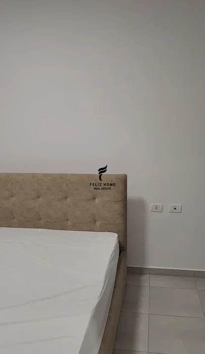Tirana, affitto appartamento 2+1 al quinto piano, 87 m², 600 € (YBERRISHT)