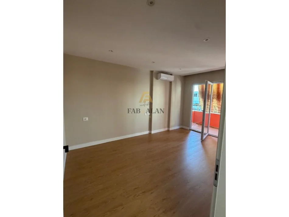 Tirane, vendesi appartamento Piano 11, 80 m² 190.000 €