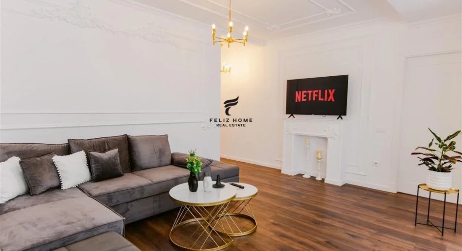 Tirane, affitto appartamento 1+1 Piano 9, 75 m² 550 € (VILA L)