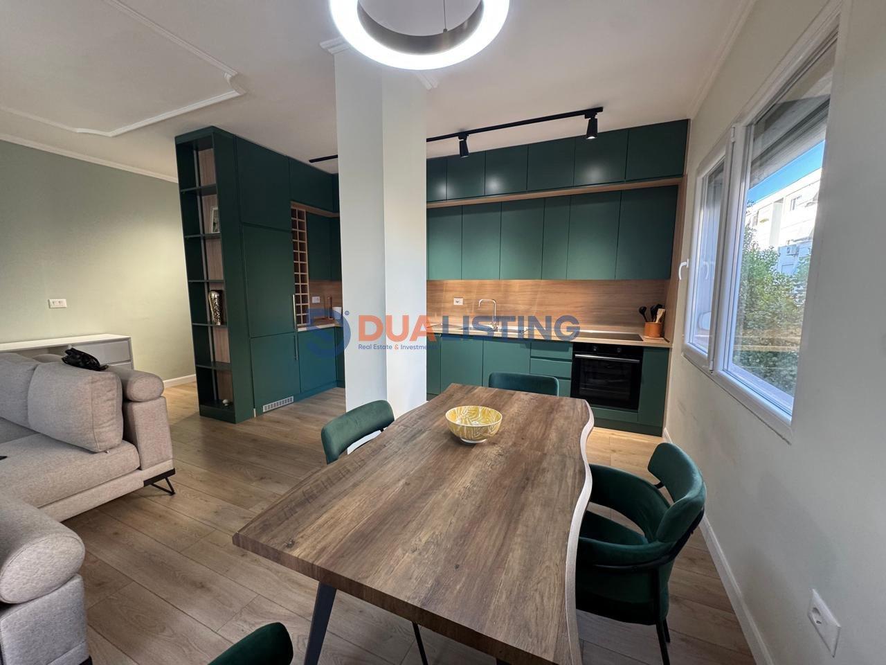 2+1+2 Apartment Near Kristal Center, Komuna e Parisit