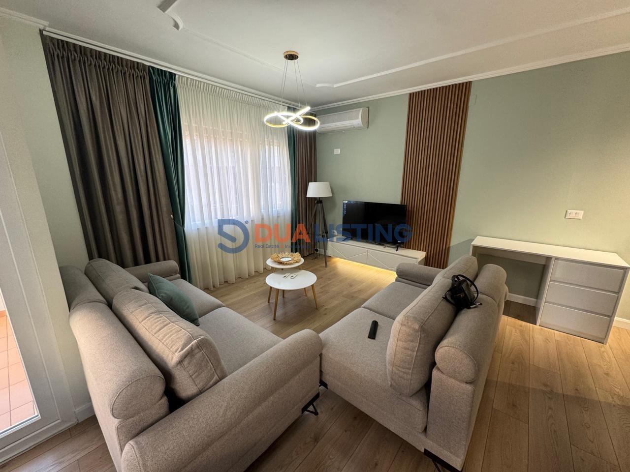 APARTAMENT 2+1+2 TEK KOMUNA E PARISIT , KRISTAL CENTER