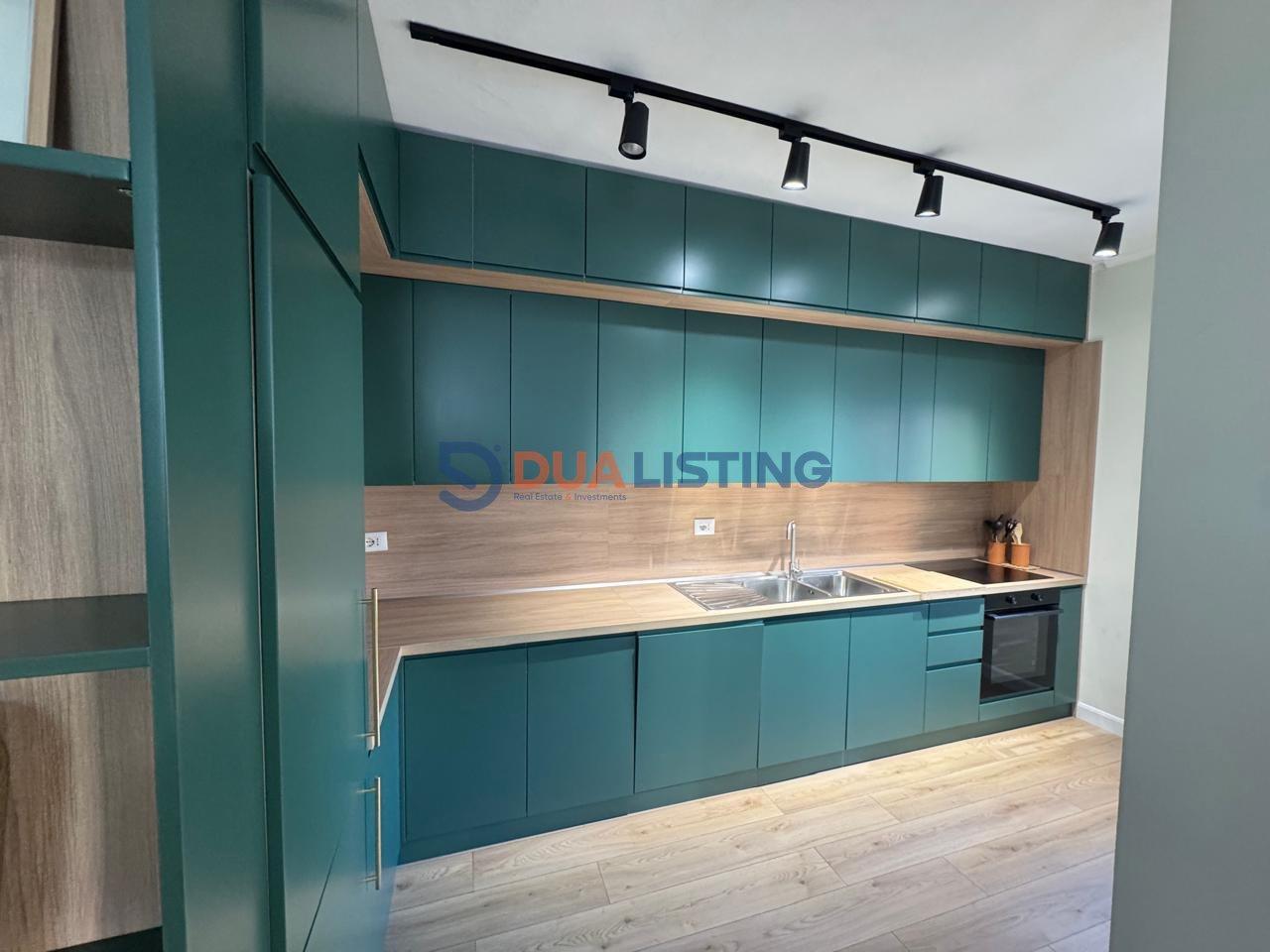 2+1+2 Apartment Near Kristal Center, Komuna e Parisit