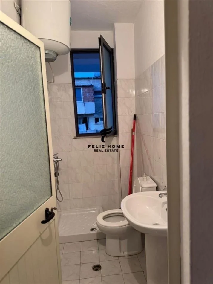 Tirano, affitto appartamento 2+1 Piano 4, 95 m² 600 € (VIA FERIT XHAJKO)