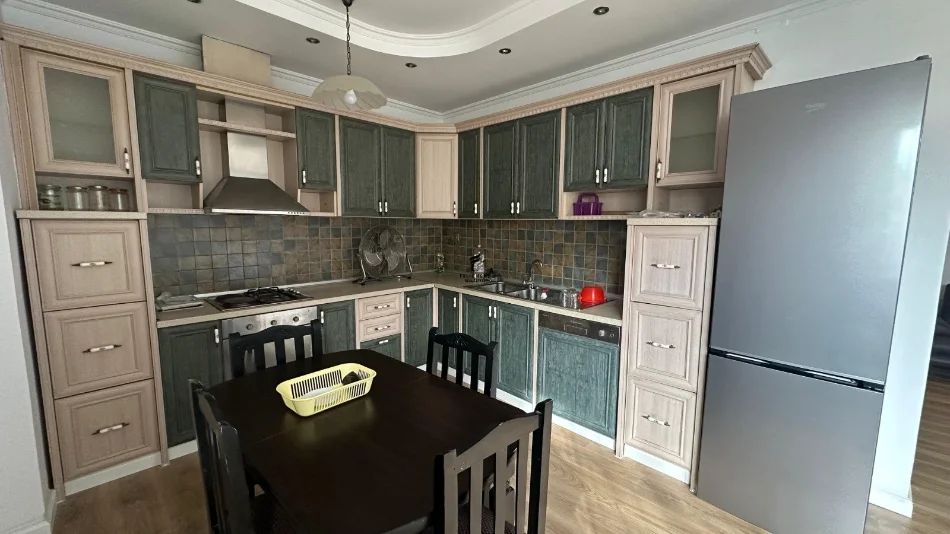 Tirane, affitto appartamento 2+1 al quinto piano, 75 m², 800 € (Piazza Willson)