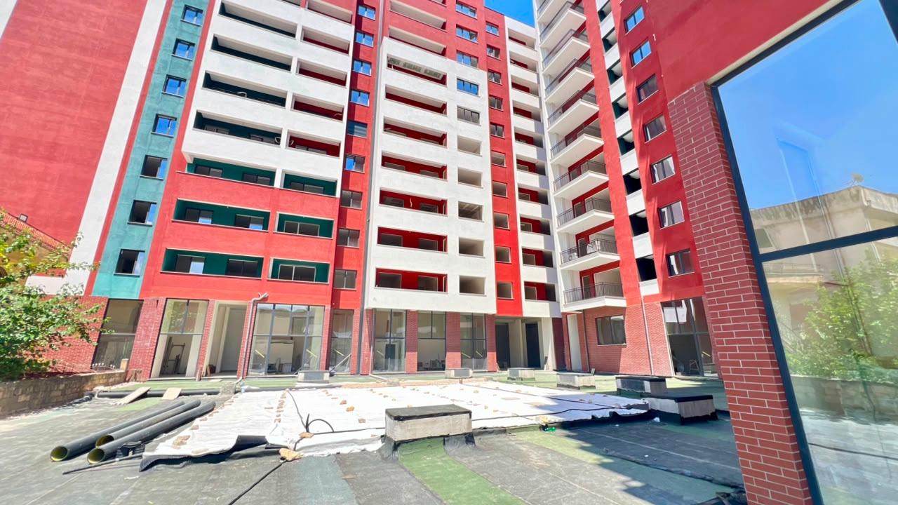 🏠SHITET: 2+1+1 Garderob 📍Xhamllik - 187,000 Euro