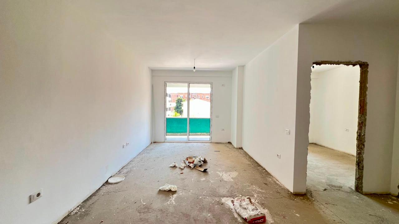 🏠VEND: 2+1+1 Guardaroba 📍Xhamllik - 187.000 Euro