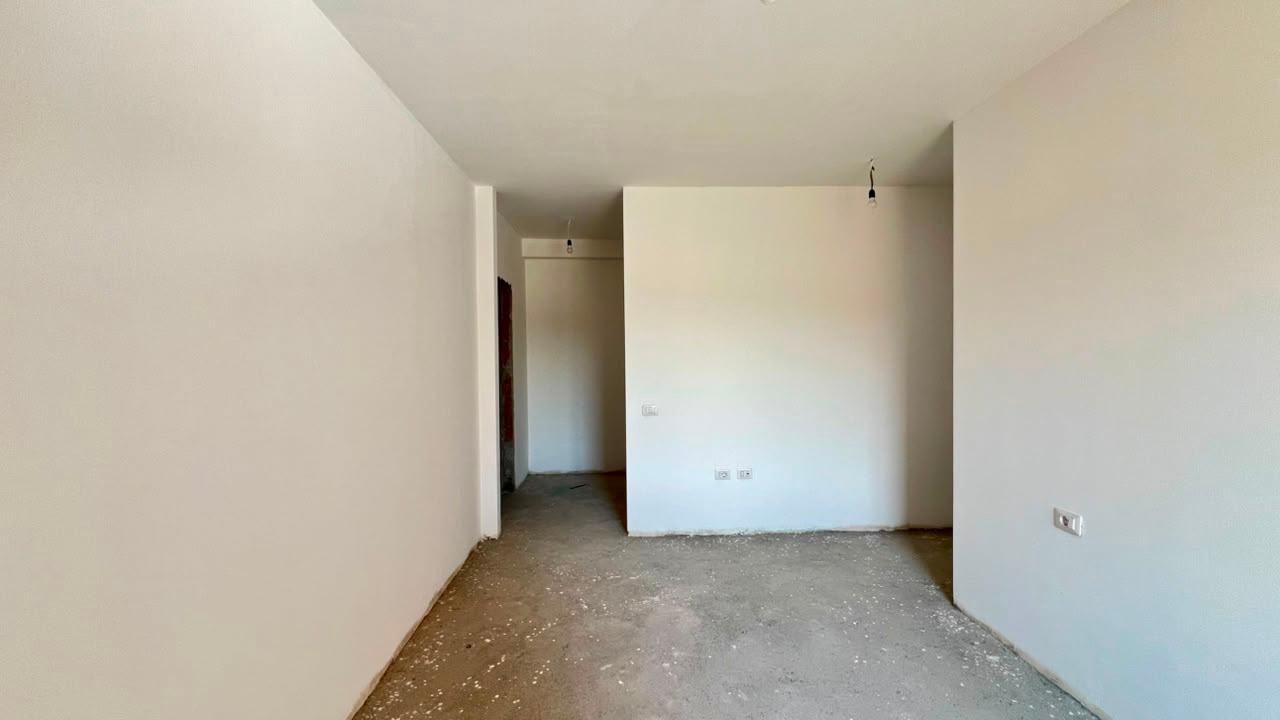 🏠VEND: 2+1+1 Guardaroba 📍Xhamllik - 187.000 Euro
