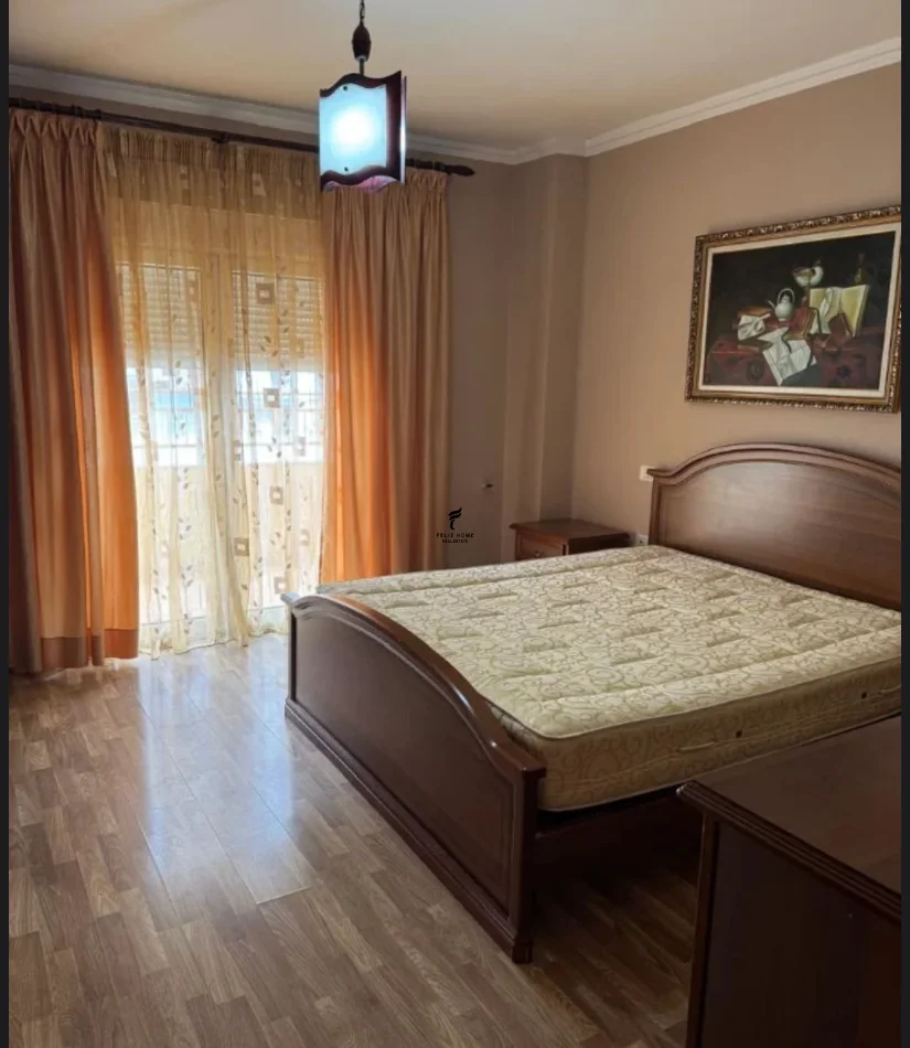 Tirana, affitto appartamento 1+1 al piano 8, 65 m², 600 € (Piazza Willson)