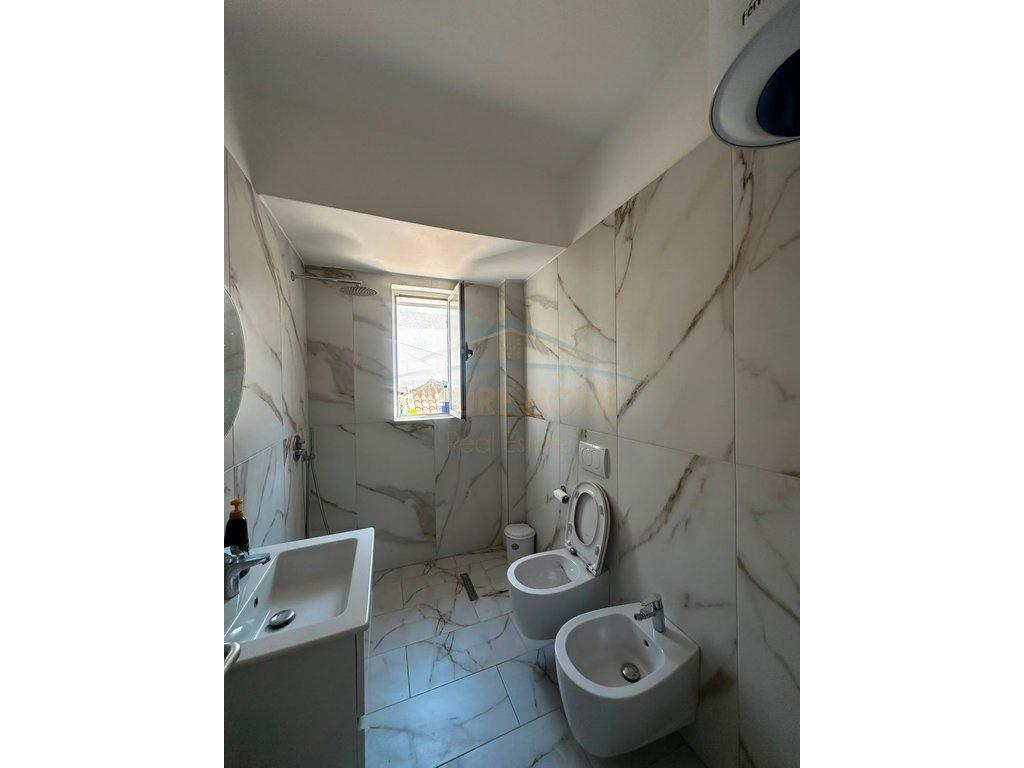 0697075690 - Durres, jepet me qera ambjent biznesi Kati 2