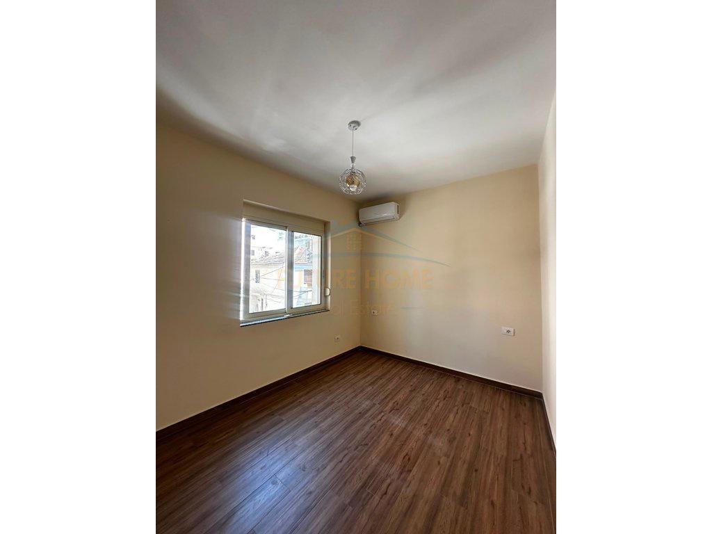 0697075690 - Durres, jepet me qera ambjent biznesi Kati 2