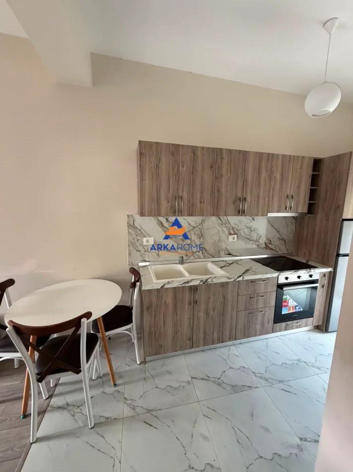 Appartamento 1+1 in affitto con cortile -