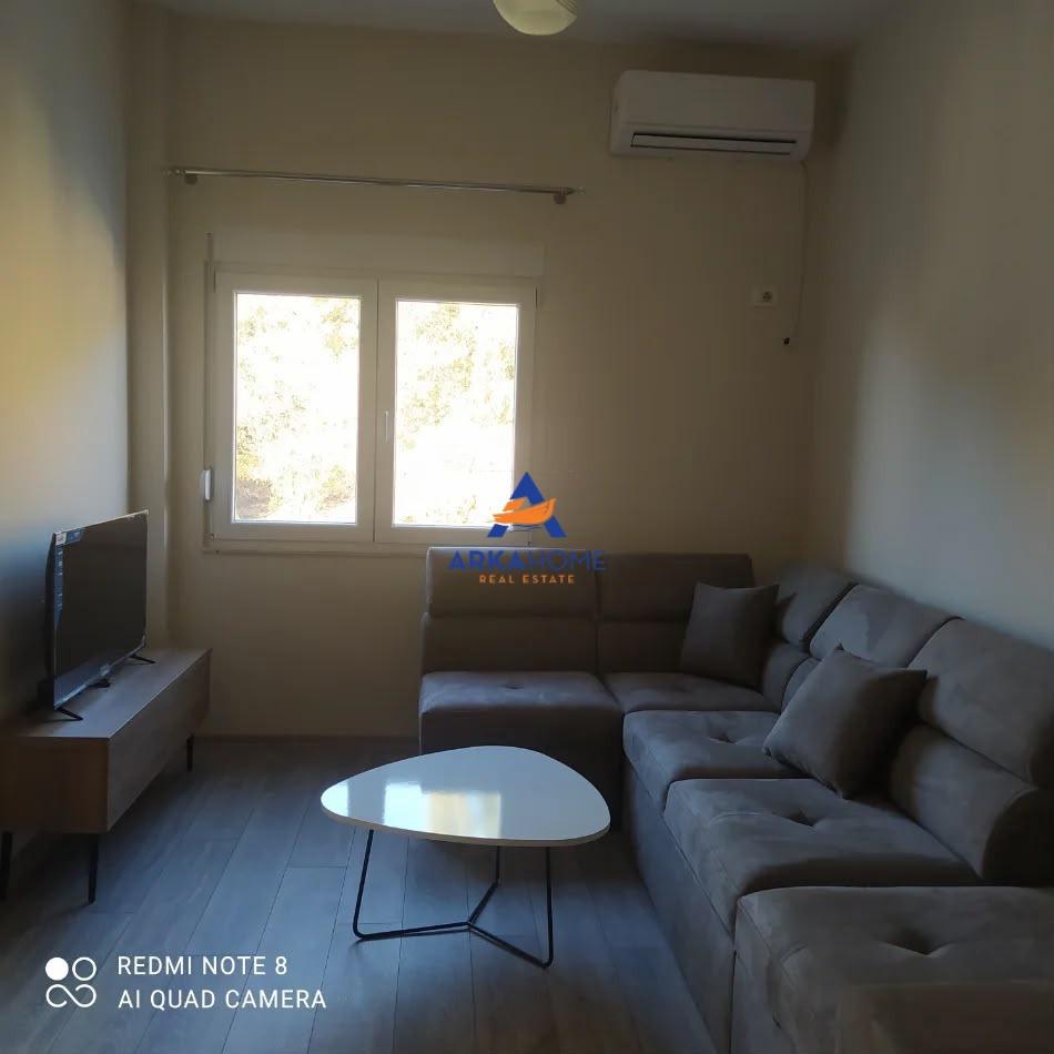 Appartamento 1+1 in affitto con cortile -
