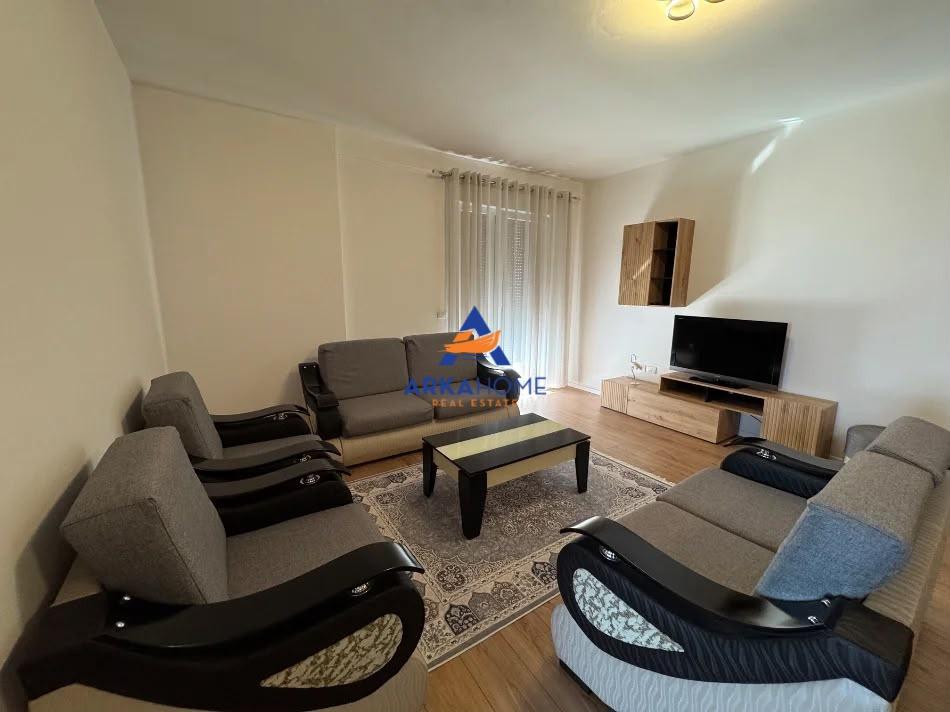 Appartamento 2+1 in affitto con cortile "Paskuqan" 50.000 LEKE