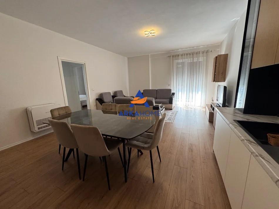 Appartamento 2+1 in affitto con cortile "Paskuqan" 50.000 LEKE