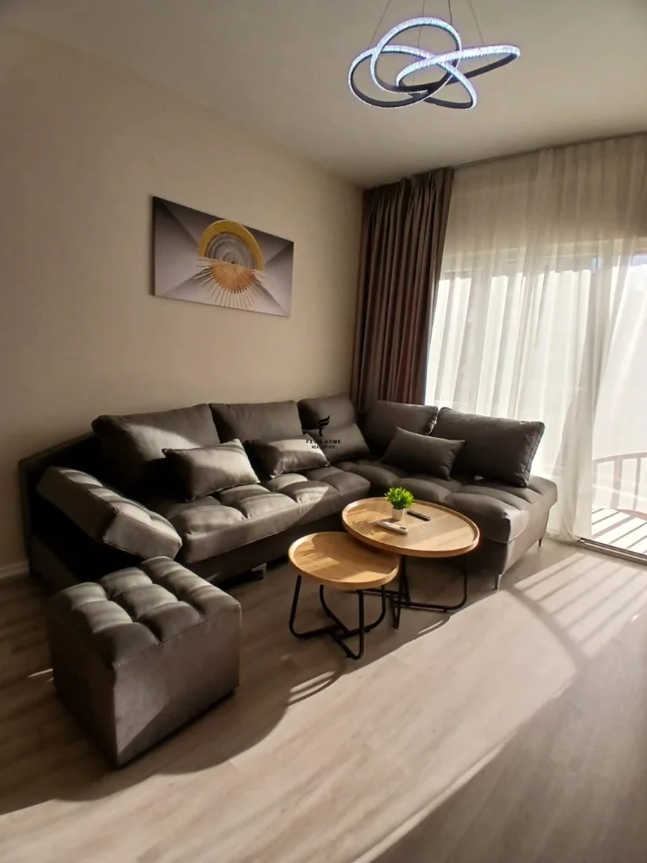 Tirane, affitto appartamento 2+1 al piano 4, 75 m² a 900 € (ZOGU I ZI)