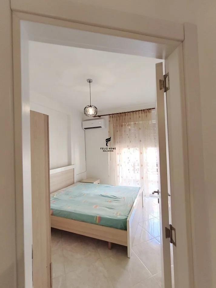 Tirane, affitto appartamento 2+1 al settimo piano, 80 m², 500 € (VIA BEDRI KARAPICI)