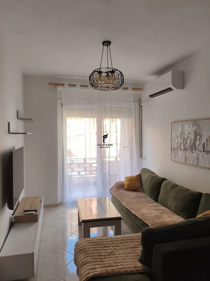 Tirane, affitto appartamento 2+1 al settimo piano, 80 m², 500 € (VIA BEDRI KARAPICI)