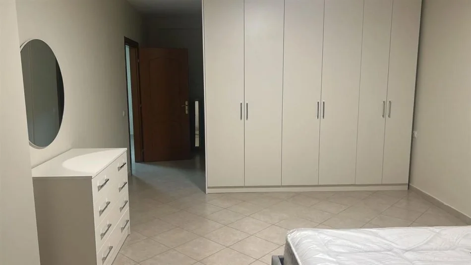 Tirane, affitto appartamento 2+1 Piano 7, 110 m² 550 € (ASTIR)