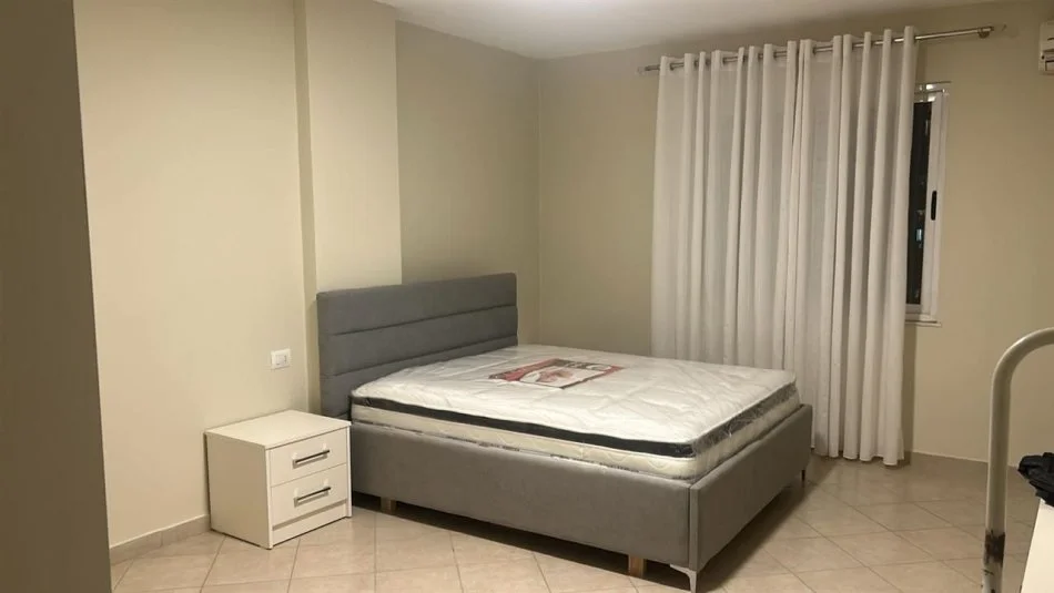 Tirane, affitto appartamento 2+1 Piano 7, 110 m² 550 € (ASTIR)