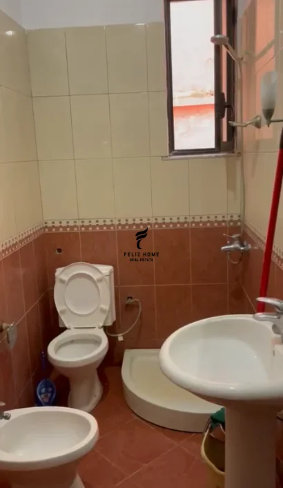 Tirane, affitto appartamento 1+1 Piano 3, 70 m² 400 € (IN VENDITA)