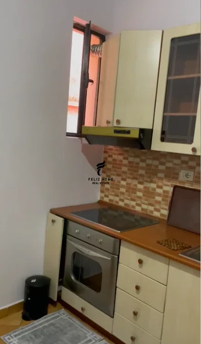 Tirane, affitto appartamento 1+1 Piano 3, 70 m² 400 € (IN VENDITA)