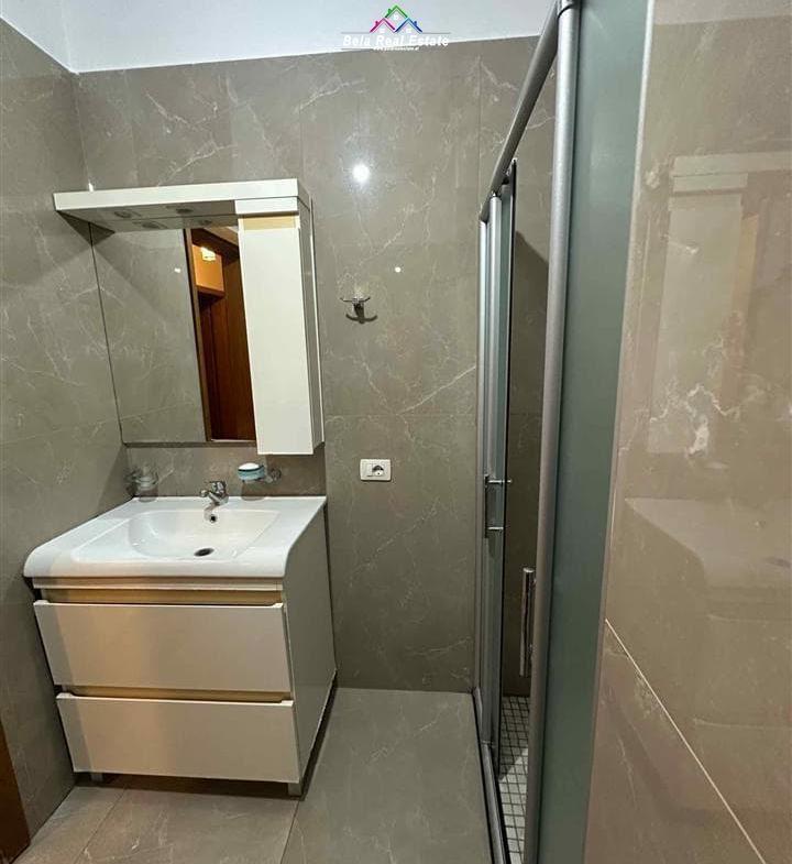 Apartament Me Qera 2+1 tek Stacioni i Trenit (ID B2201579) T