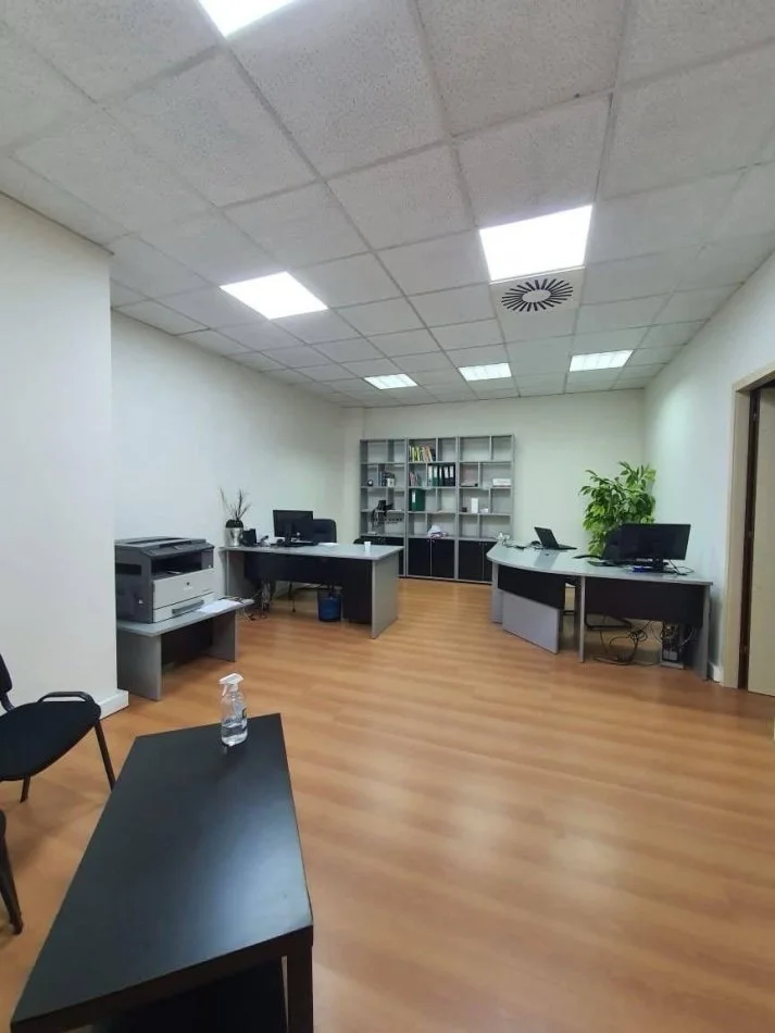 Tirane, vendesi negozio Piano 0, 45 m² 185.000 € (TOPTANI)