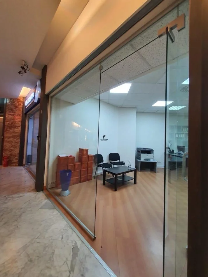 Tirane, vendesi negozio Piano 0, 45 m² 185.000 € (TOPTANI)