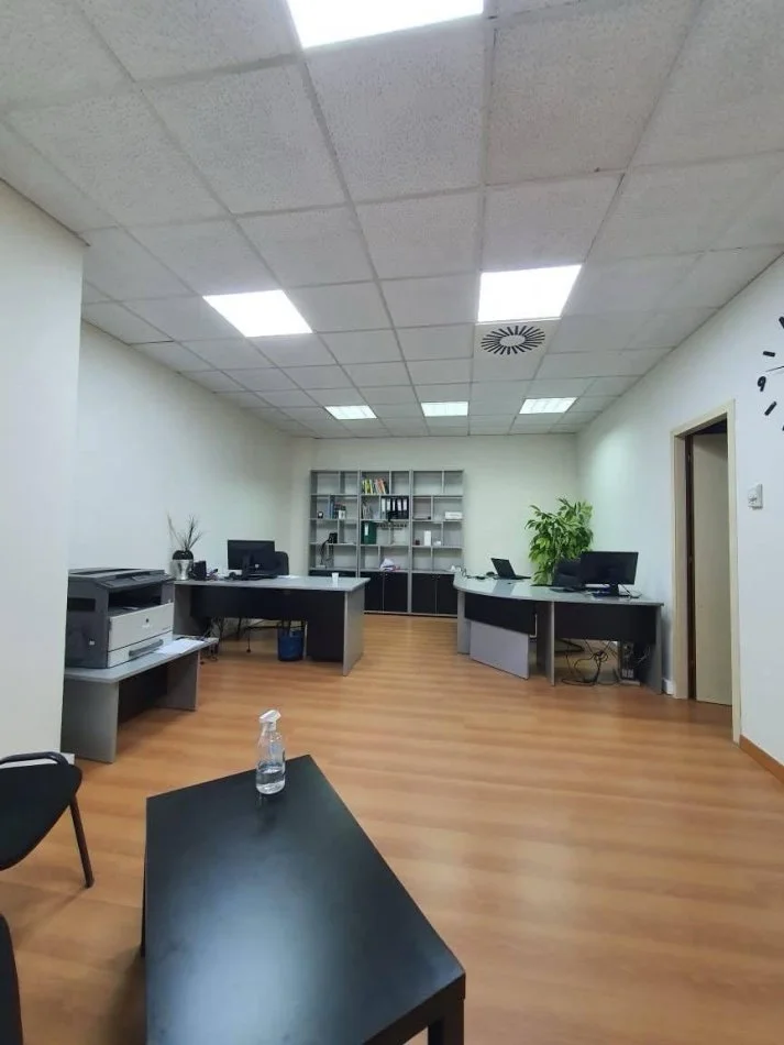Tirane, vendesi negozio Piano 0, 45 m² 185.000 € (TOPTANI)