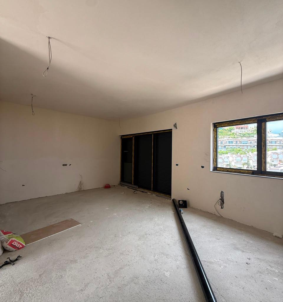 🏡 Vendita Triplex – Kodra e Diellit 2