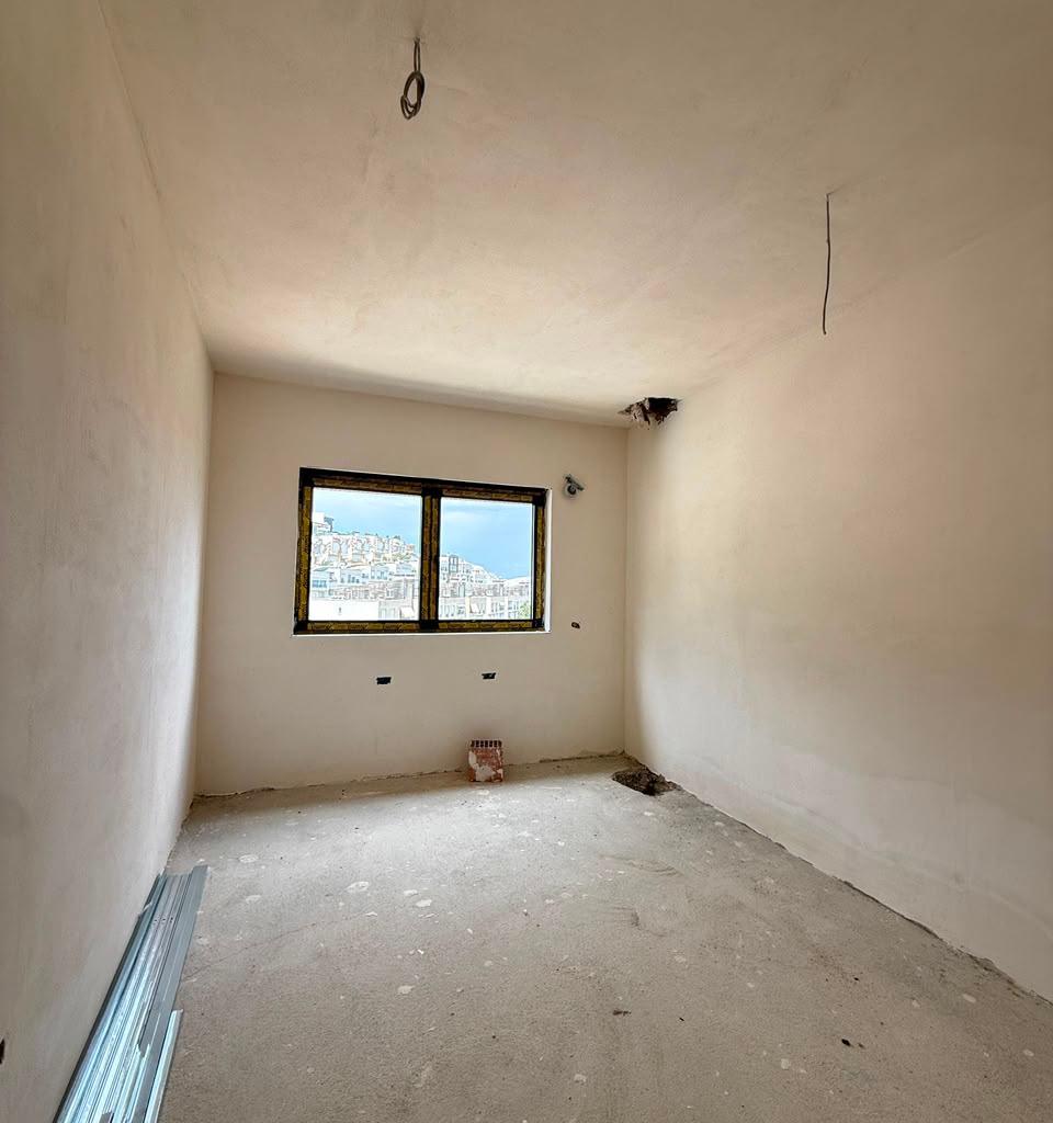 🏡 Vendita Triplex – Kodra e Diellit 2