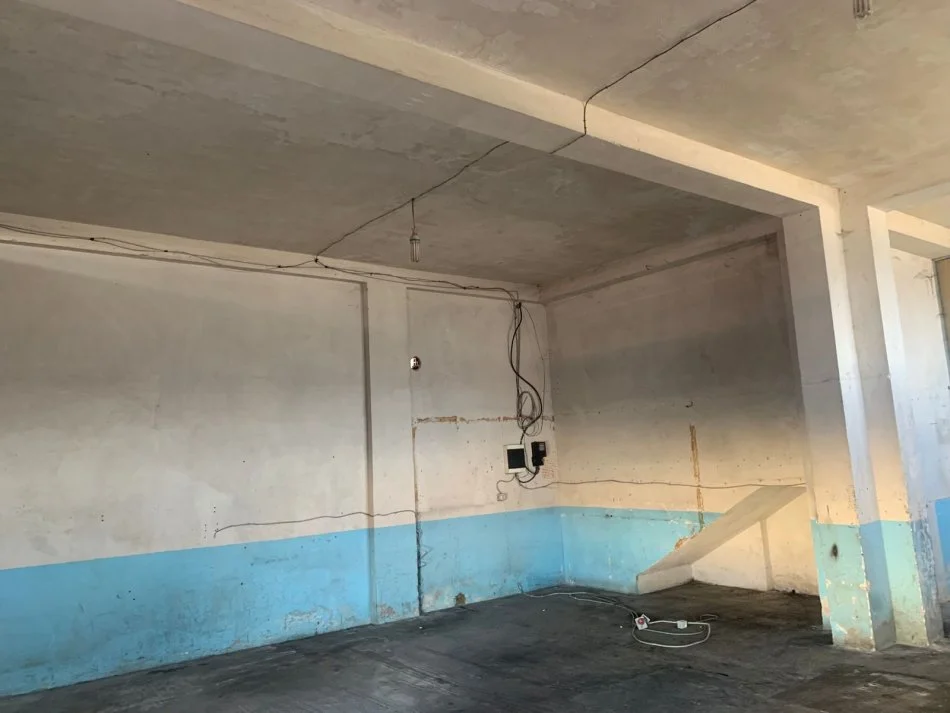 Tirane, negozio al piano terra 0, 180 m² 190.000 € (PRANE QTU)