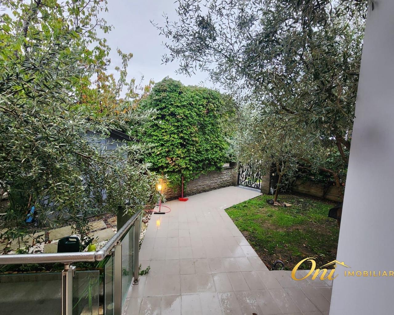 Affitto casa con cortile di 2 piani vicino a TEG