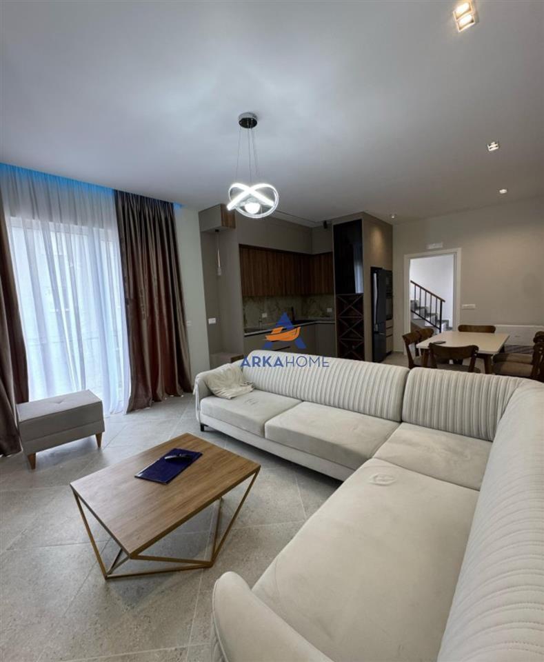 JEPET ME QERA VILE 2 KATESHE TEK RRUGA E VILAVE 1500 EURO