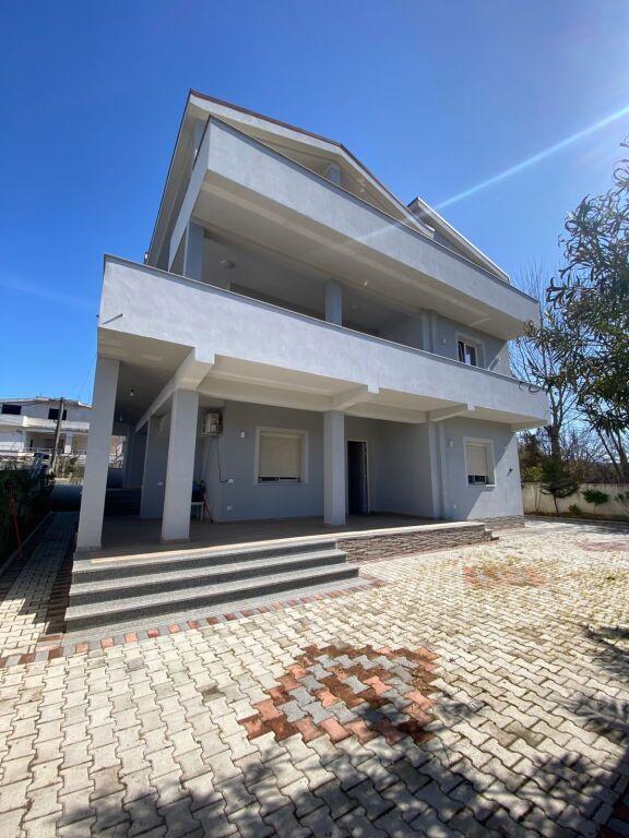 VILE NE SHITJEE INVESTUAR NE HEKURUDHA PLAZH DURRES
